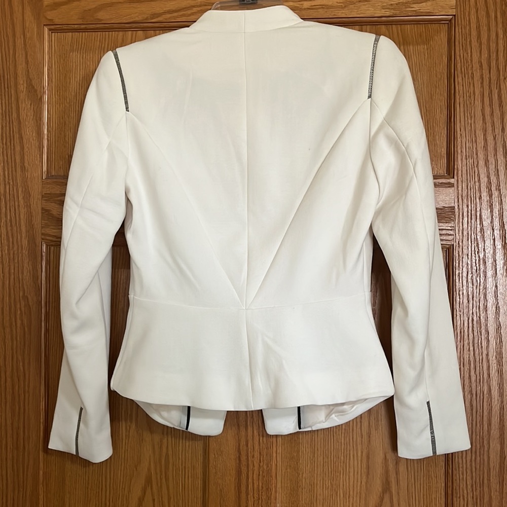 NWT H&M fitted blazer with metal details size 4 - Picture 5 of 8